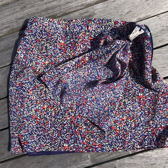 BCBG spring / summer mini skirt - Picture 4 of 4